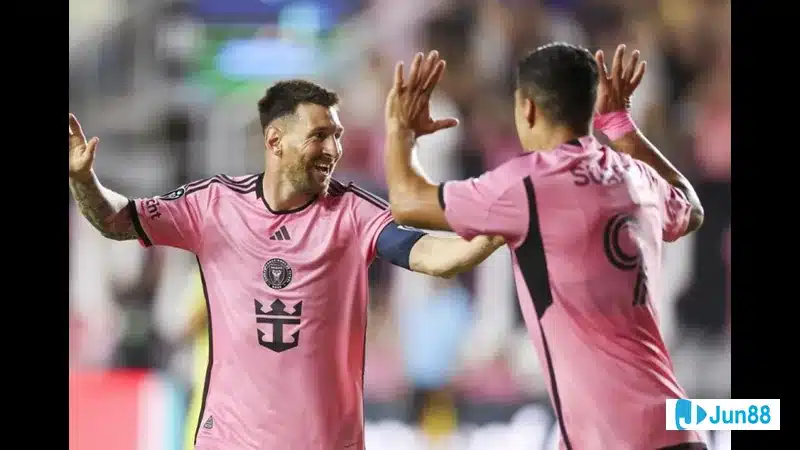 Cầu thủ Flamengo vs Atletico Mineiro trên sân cỏ