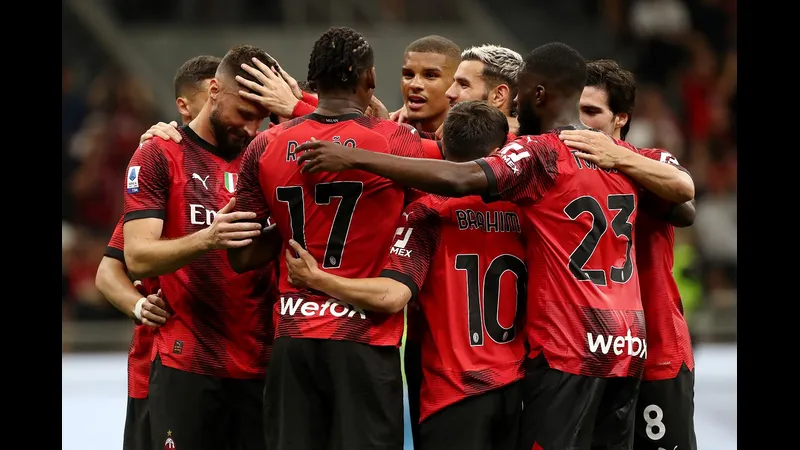 Trận đấu bóng đá giữa AC Milan và