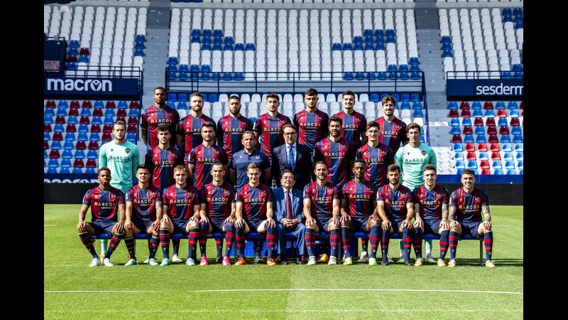 Cầu thủ Levante đang tấn công mạnh mẽ trước Espanyol